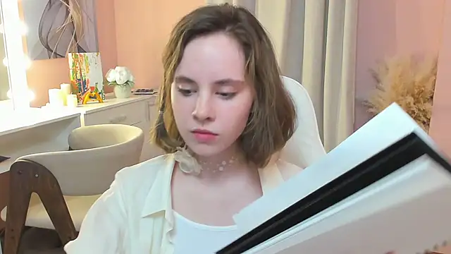 Snapshot of CrystaLeah chatting on 17, 3, 2026 CrystaLeah online show from 17, 3, 2026