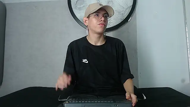 Bennet-Grayy online show from 22, 5, 2026