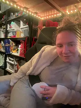 curvyneon online show from 3, 4, 2026