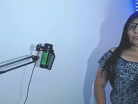 Ladygreeneyes online show from 11, 4, 2026