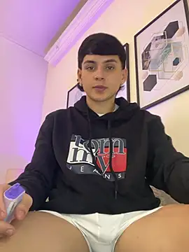 Snapshot of Andrew_restrepoo chatting on 7, 7, 2026 Andrew restrepoo online show from 7, 7, 2026