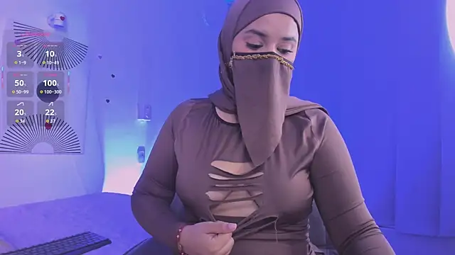 Snapshot of Aminaa_Kaarim chatting on 13, 7, 2026 Aminaa Kaarim online show from 13, 7, 2026