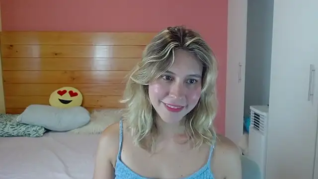 Snapshot of Dulce_Victoria_ chatting on 19, 3, 2026 Dulce Victoria online show from 19, 3, 2026