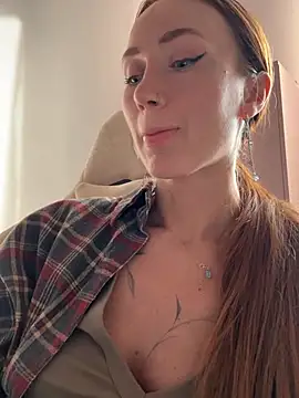 SerenaWest  online show from 13, 4, 2026