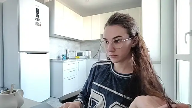 LaritaTocchio online show from 6, 4, 2026