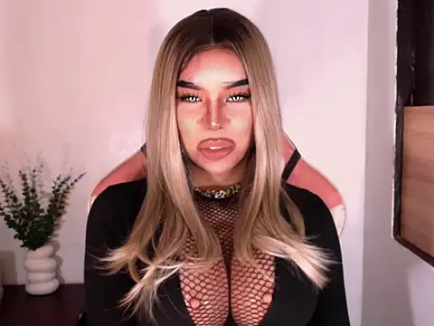 Zandralopez online show from 27, 5, 2026