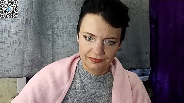 HotMamaQueen234 online show from 20, 4, 2026