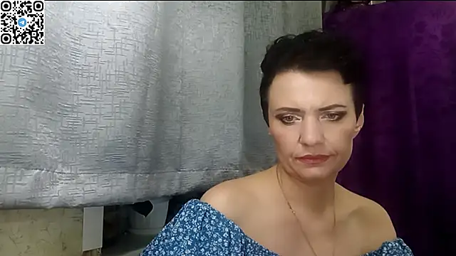 HotMamaQueen234 online show from 30, 4, 2026