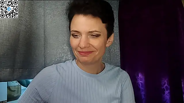 Snapshot of HotMamaQueen234 chatting on 4, 5, 2026 HotMamaQueen234 online show from 4, 5, 2026