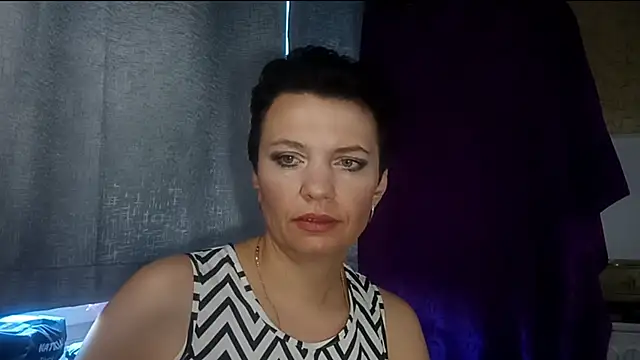 HotMamaQueen234 online show from 31, 7, 2026