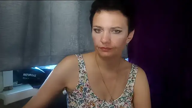 HotMamaQueen234 online show from 3, 8, 2026