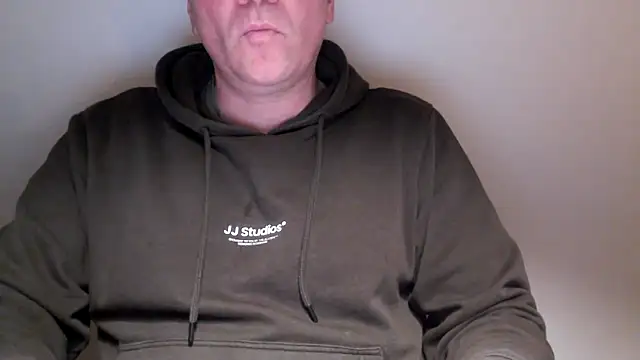 latexslaveboy online show from 16, 3, 2026