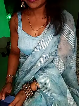mayakapoor880 online show from 17, 5, 2026