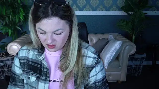 AlissyaGrayy online show from 21, 4, 2026