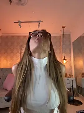 Snapshot of SERENAA__ chatting on 16, 5, 2026 SERENAA online show from 16, 5, 2026