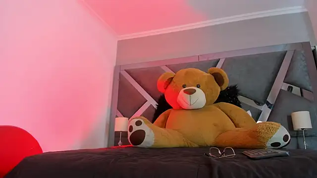 AuroraWishes online show from 4, 4, 2026