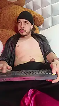 Snapshot of Bry__ chatting on 9, 4, 2026 Bry online show from 9, 4, 2026