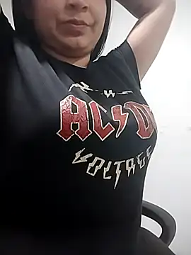 Snapshot of LilasBoobs chatting on 8, 4, 2026 LilasBoobs online show from 8, 4, 2026