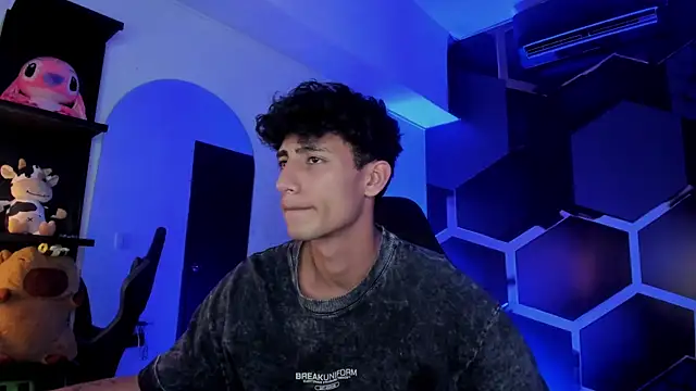 MaxiimoRomano  online show from 11, 7, 2026
