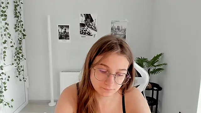 Snapshot of Mia_kristal chatting on 11, 7, 2026 Mia kristal online show from 11, 7, 2026