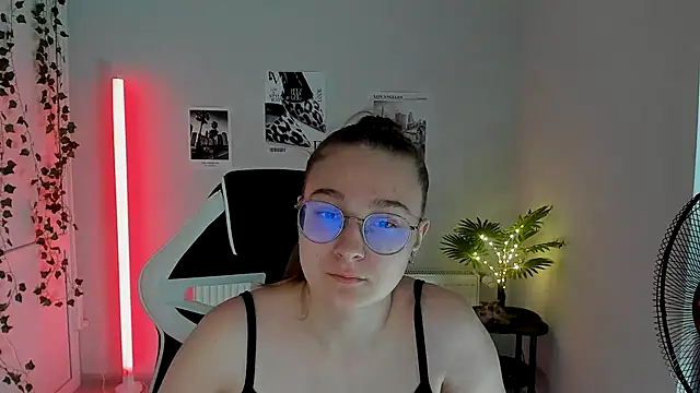 Snapshot of Mia_kristal chatting on 14, 7, 2026 Mia kristal online show from 14, 7, 2026