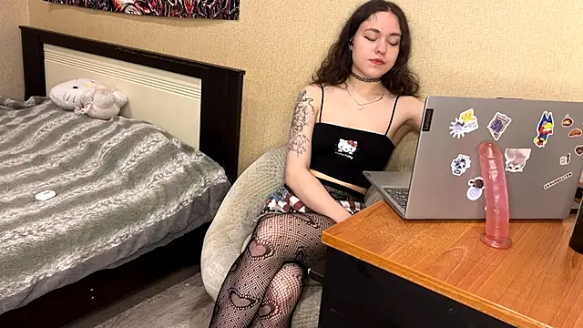Holy Mariaaa online show from 4, 5, 2026