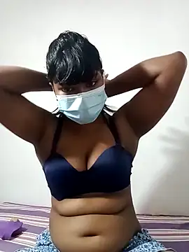 Snapshot of honeyi_babe chatting on 8, 4, 2026 honeyi babe online show from 8, 4, 2026