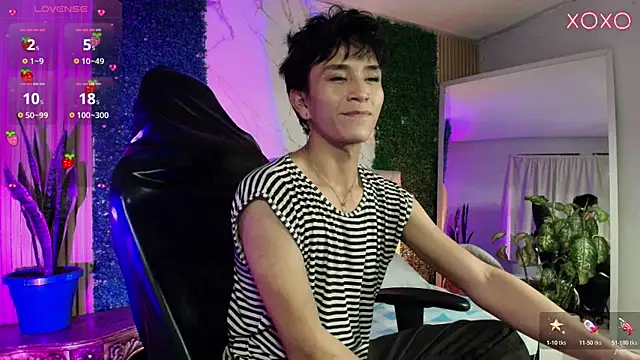 Snapshot of cococumps chatting on 13, 5, 2026 cococumps online show from 13, 5, 2026