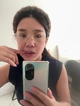 Snapshot of caomeibobo chatting on 25, 3, 2026 caomeibobo online show from 25, 3, 2026