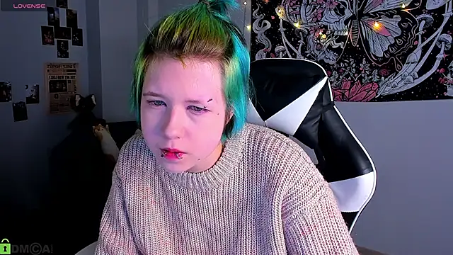 LittleKittenStar online show from 19, 4, 2026