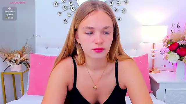 Snapshot of YangLola chatting on 28, 5, 2026 YangLola online show from 28, 5, 2026