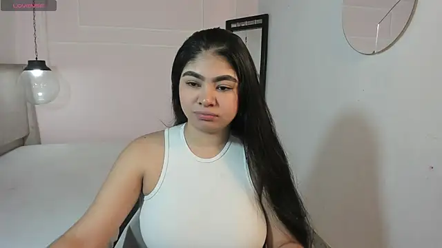 Snapshot of MilaHeat1 chatting on 2, 5, 2026 MilaHeat1 online show from 2, 5, 2026