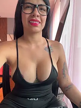 Snapshot of Noa_rousse01 chatting on 17, 4, 2026 Noa rousse01 online show from 17, 4, 2026