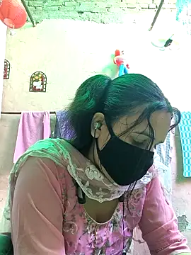 Snapshot of REENA-STRIP chatting on 5, 5, 2026 REENA-STRIP online show from 5, 5, 2026