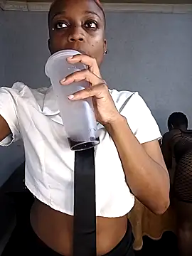 coco0002 online show from 30, 4, 2026