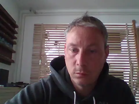 Snapshot of Userandmmm chatting on 15, 4, 2026 Userandmmm online show from 15, 4, 2026