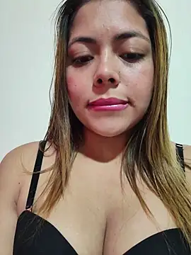 Snapshot of Yelii_ chatting on 17, 6, 2026 Yelii online show from 17, 6, 2026