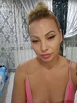 Snapshot of AngelGlowx chatting on 3, 6, 2026 AngelGlowx online show from 3, 6, 2026