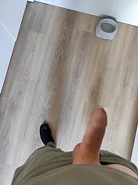 Essie deLona online show from 21, 4, 2026