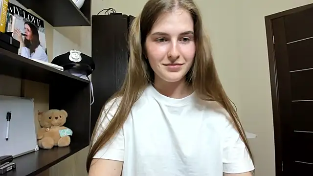 Snapshot of OhMyAlice chatting on 18, 6, 2026 OhMyAlice online show from 18, 6, 2026