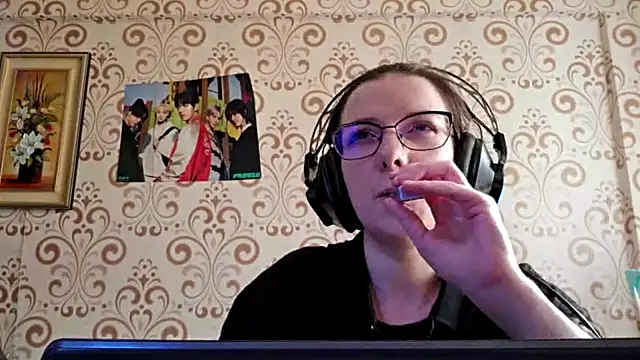 IsaSantella online show from 2, 8, 2026