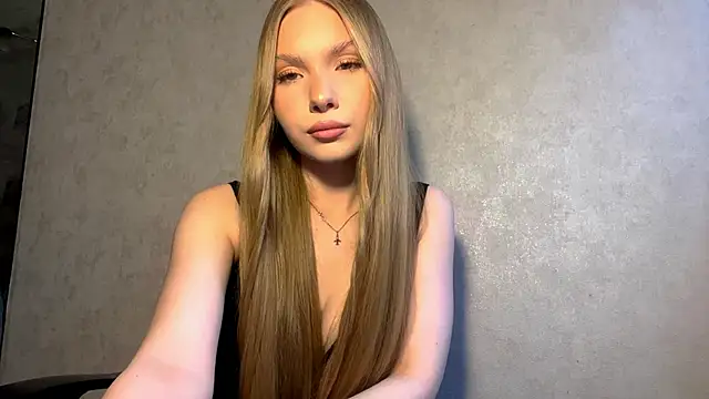 Snapshot of CarolineNine chatting on 10, 4, 2026 CarolineNine online show from 10, 4, 2026