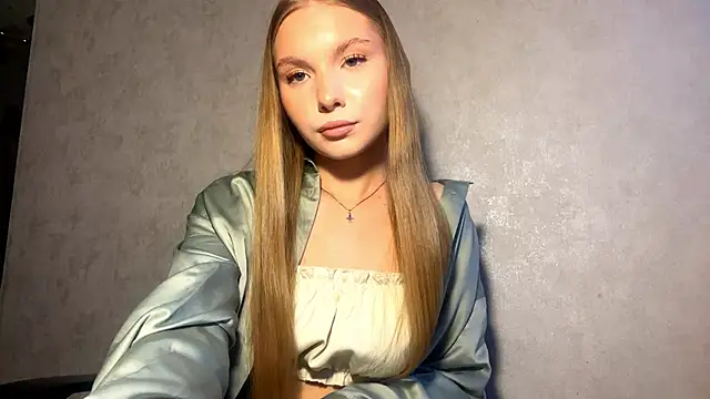 Snapshot of CarolineNine chatting on 18, 4, 2026 CarolineNine online show from 18, 4, 2026