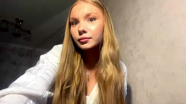 Snapshot of CarolineNine chatting on 24, 4, 2026 CarolineNine online show from 24, 4, 2026