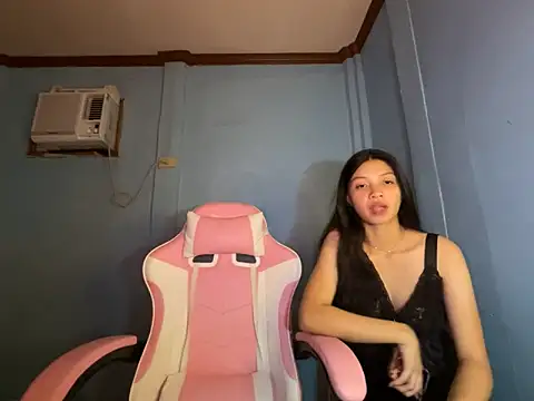 Snapshot of pinay_kitty23 chatting on 11, 5, 2026 pinay kitty23 online show from 11, 5, 2026