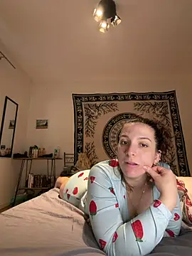 Snapshot of georginamoor chatting on 13, 4, 2026 georginamoor online show from 13, 4, 2026