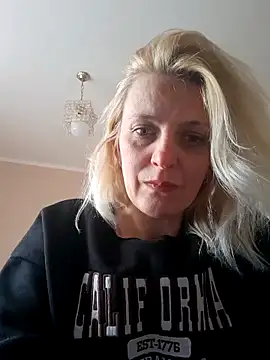 MiaLove183 online show from 1, 4, 2026