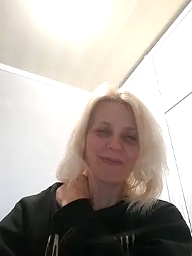 MiaLove183 online show from 2, 4, 2026