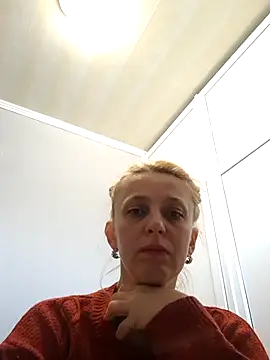 MiaLove183 online show from 5, 4, 2026