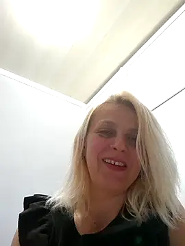 MiaLove183 online show from 29, 5, 2026